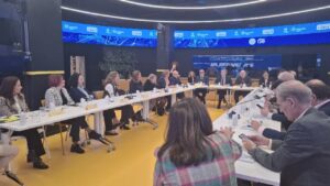 Imagen de la reunión del PP con el movimiento social. 