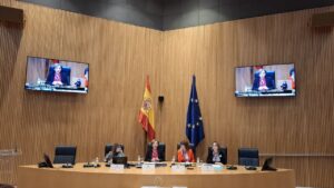 Imagen de los ponentes del III Panel. Aparece Rocío Mora (APRAMP), Carolina Mateos y Almudena Martorell